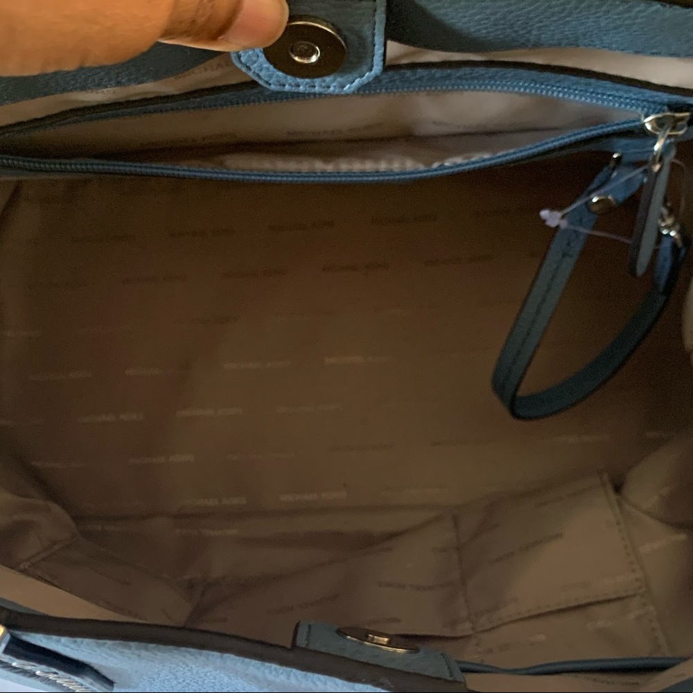 Authentic Michael Kors Brooklyn Large Satchel - image 3